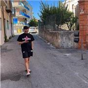 insegnante di matematica diplomato al liceo scientifico e frequentante ingegneria informatica